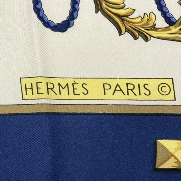 Auth HERMES Carre 90 - Navy Cream Multi Scarf - Picture 2 of 7